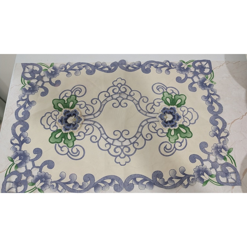 Vintage Floral Embroidered Placemat Blue Green Cutwork Scalloped Edge 17x11